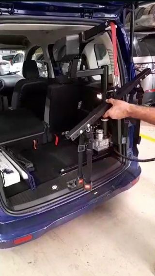 GRÚA SILLA DE RUEDAS Y SCOOTER PARA AUTOS