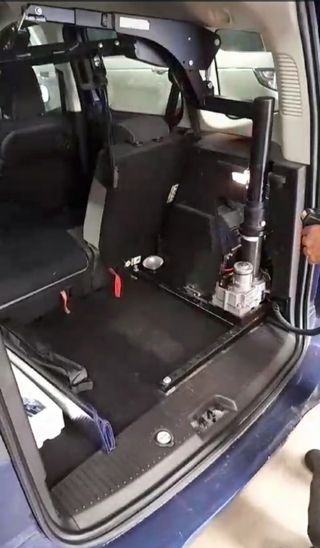 GRÚA SILLA DE RUEDAS Y SCOOTER PARA AUTOS