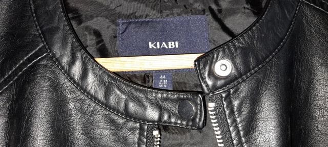 Chamarra negra polipiel