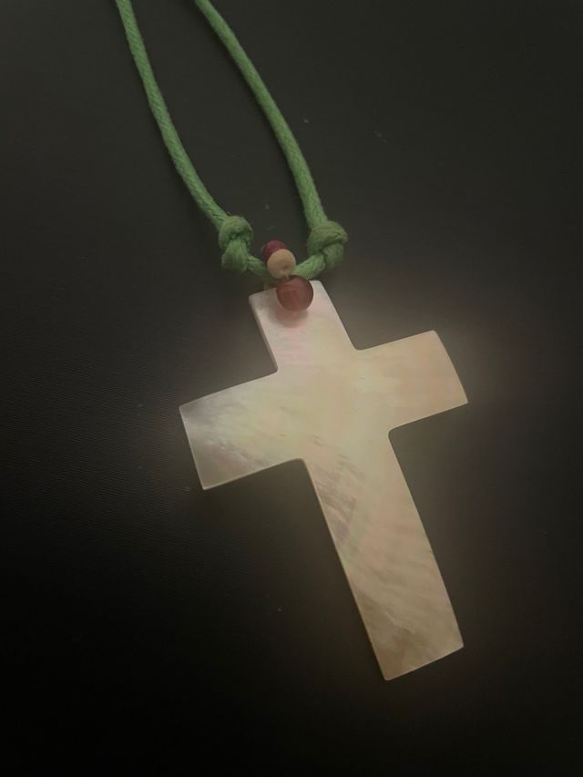 Ciondolo croce madreperla cm 5 + collana