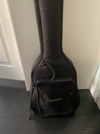 Guitarra Admira Fiesta con funda incluida