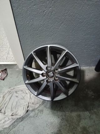 Llanta Seat León
