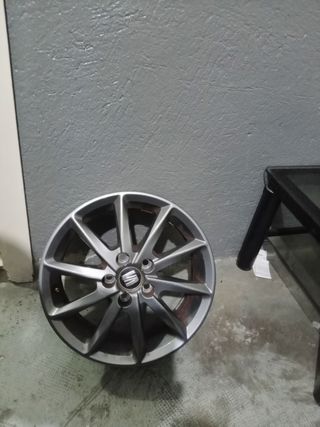 Llanta Seat León