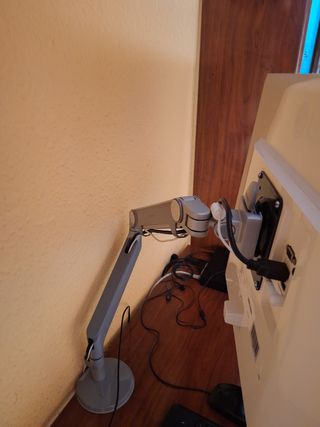 Monitor LG 27MP89HM+ brazo articulado
