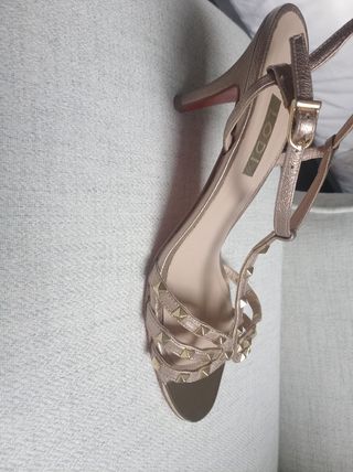 Sandalias tachuelas Lodi