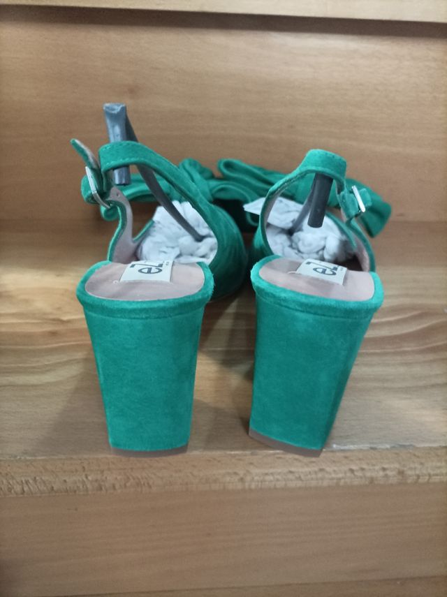 Zapatos Ezzio verdes de piel sin estrenar 🥰