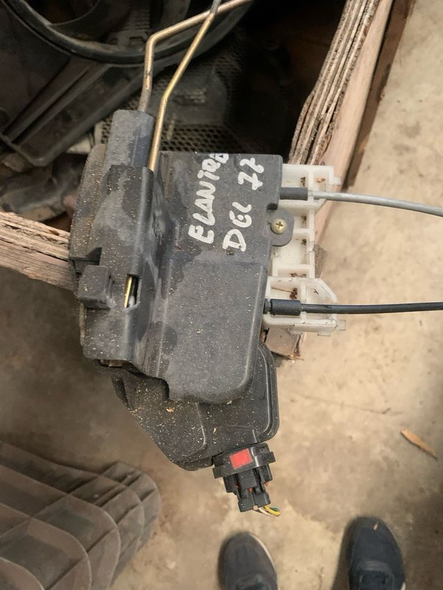 Cerraduras puertas Hyundai Elantra