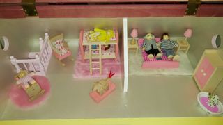 Casa de muñecas a escala