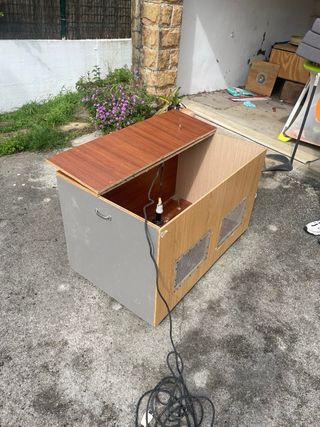 Cajón criadero pollos