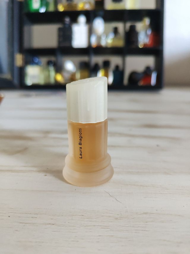 Campioncino di profumo Roma