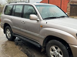 Toyota Land Cruiser 100 2000