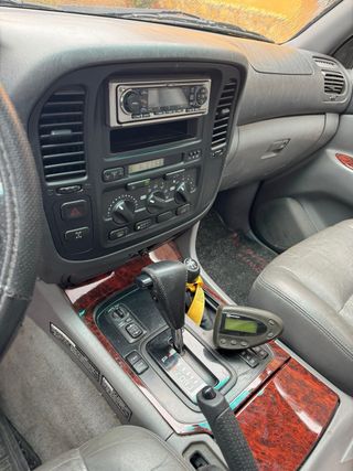 Toyota Land Cruiser 100 2000