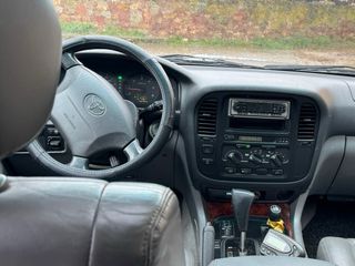 Toyota Land Cruiser 100 2000