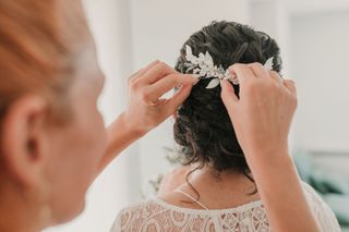 Tocado Porcelana Blanca con detalles de Hojas