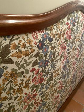 Cabecero se madera estampado tapizado flores