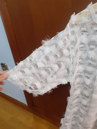 Camiseta con transparencias 