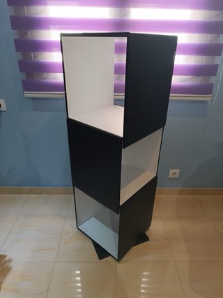Estanteria pibotante moderna