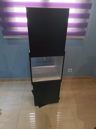 Estanteria pibotante moderna