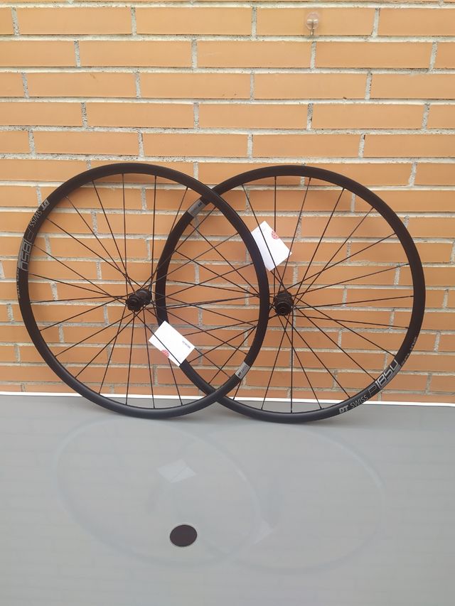 Llantas DT SWISS P1850 12x100/12x142mm 700c.