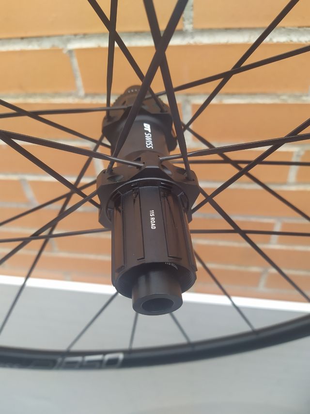 Llantas DT SWISS P1850 12x100/12x142mm 700c.