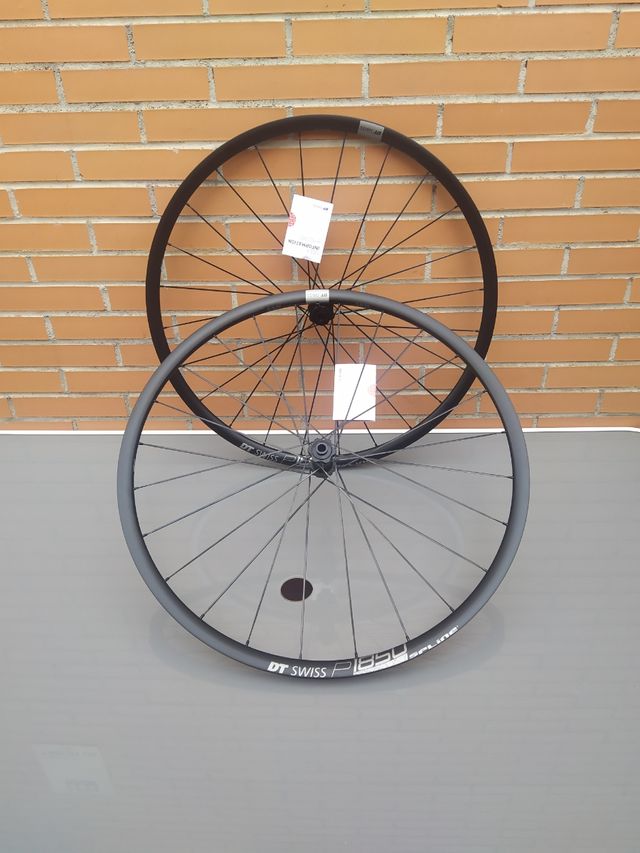 Llantas DT SWISS P1850 12x100/12x142mm 700c.