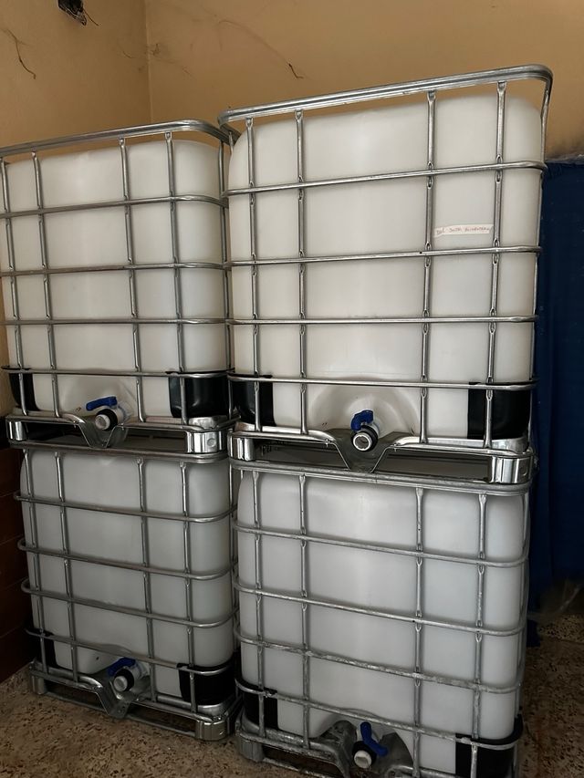 Depositos 1000 litros para riego huertos animales