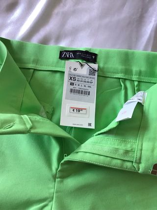 Pantalon acampanado Zara
