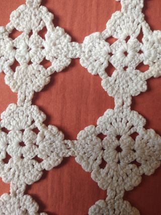 ANTIGUO TAPETE CUADRADO VINTAGE TEJIDO GANCHILLO