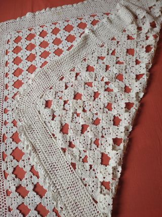 ANTIGUO TAPETE CUADRADO VINTAGE TEJIDO GANCHILLO