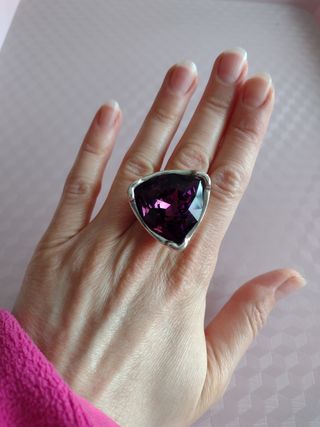 Anillo morado Uno de 50