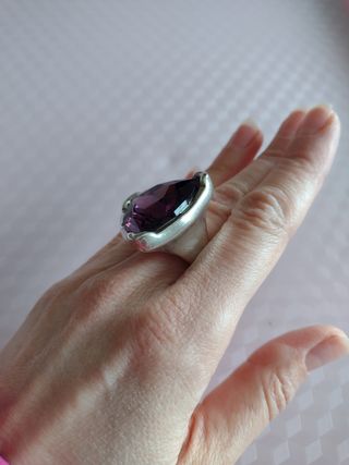 Anillo morado Uno de 50