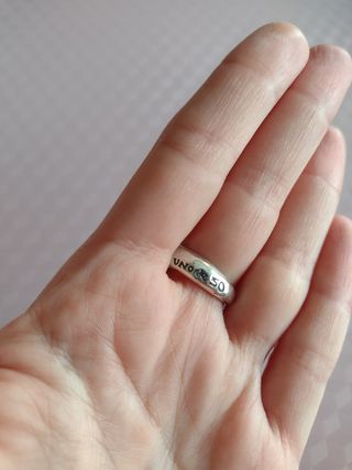 Anillo morado Uno de 50