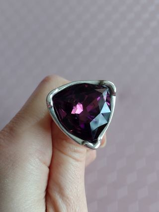 Anillo morado Uno de 50