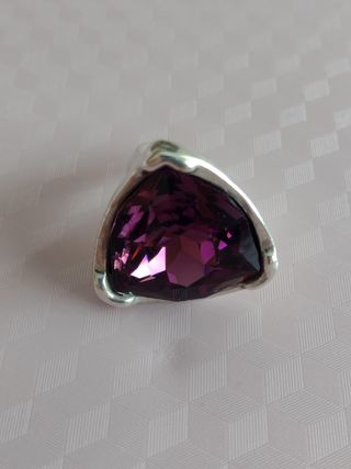 Anillo morado Uno de 50