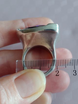 Anillo morado Uno de 50