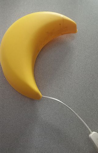 Lampara infantil Luna Ikea