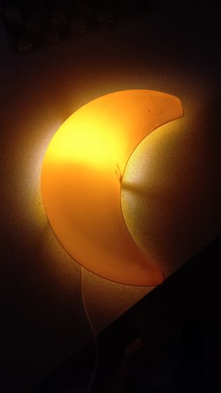 Lampara infantil Luna Ikea