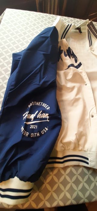 Chaqueta universitaria bomber