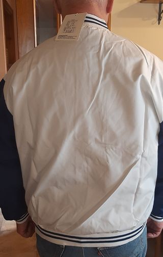 Chaqueta universitaria bomber