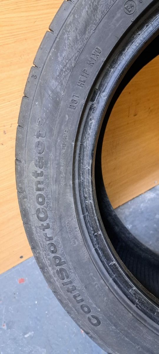Neumatico 235/50 R18V continental
