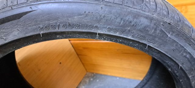 Neumatico 245/40 ZR20 Tristar