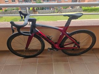 Bicicleta de carretera Trek Madone SLR 8