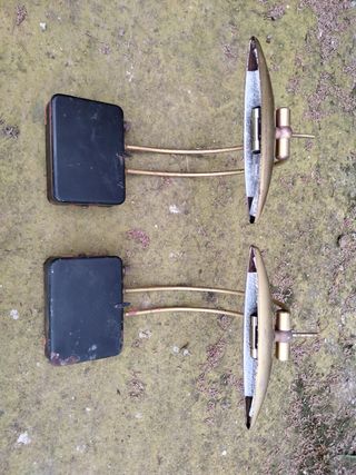 2 Apliques para iluminación de cuadros.