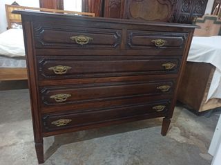 Cómoda antigua oscura todo maciza