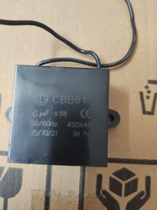 2 CONDENSATORI QUADRATI DI AVVIAMENTO MOTORE 6uF