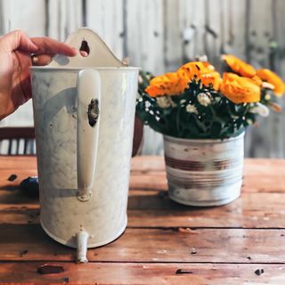 Antica fontanella a muro smaltata anni 30