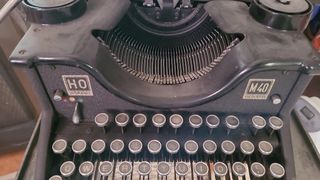 Maquina de escribir hispano oliveti m40