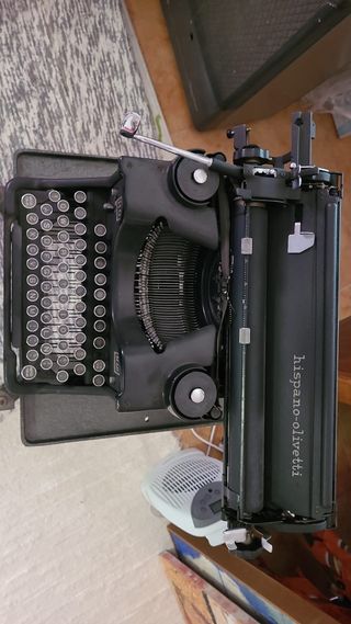 Maquina de escribir hispano oliveti m40