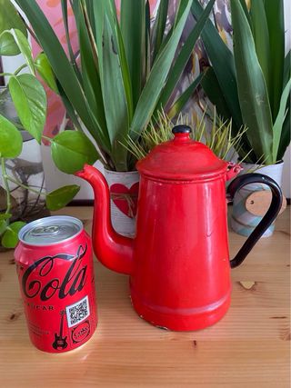Antigua tetera esmaltada