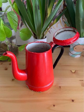 Antigua tetera esmaltada